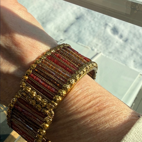 Hinged cuff gold beaded bracelet - Picture 3 of 4